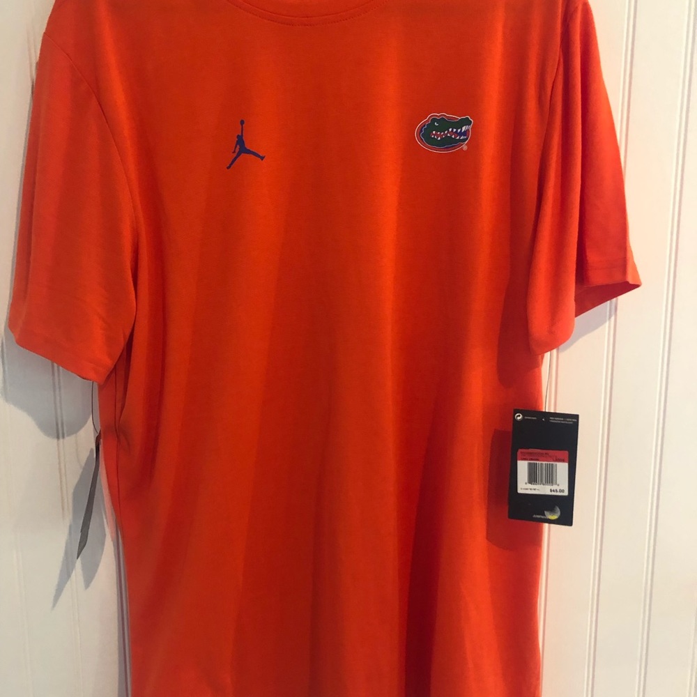 Nike men’s shirt